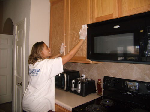 Fully insured and bonded House Cleaning Maid Services in greater Austin TX. For a Free in Home Estimates please call (888)289-3134!