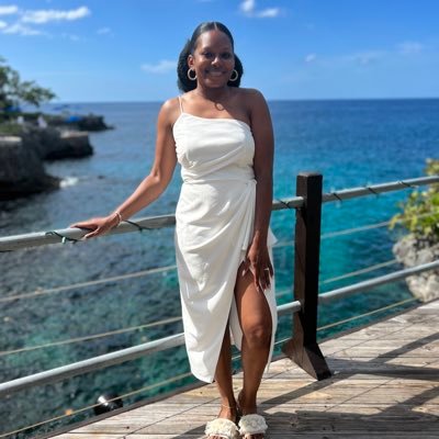 aysiarose's profile picture. 