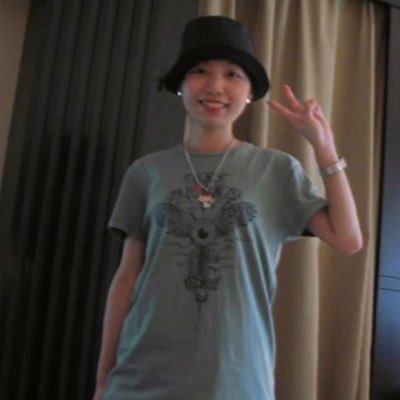 kt🍑🍬 https://t.co/ZNJQd6IvZh 🧀food😽cat🖋word💜letterpress⛰hike🏃🏻‍♀️run✝️christian💝share