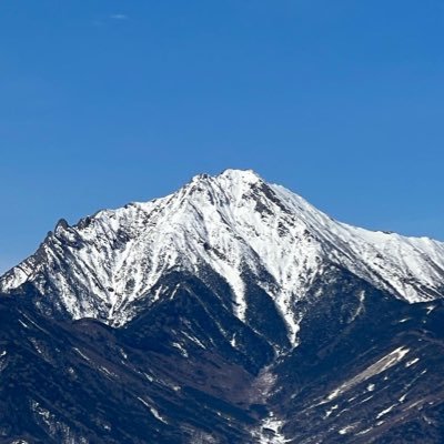 山専用です。 静岡県出身ですが、長野県に住んでから山にハマりました。浅間山の麓に住んでます。皆さん仲良くしてください。山友さん、募集してます。