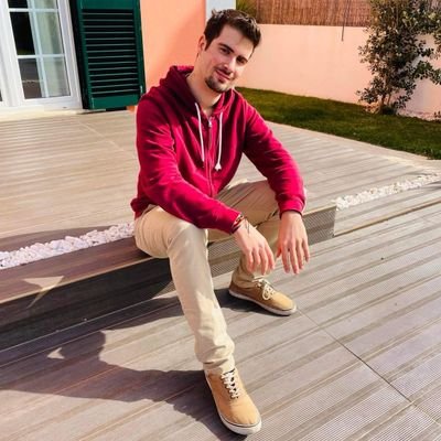 Gaymer que nunca pegou no twitter
Estou aqui mais para deixar em escrito momentos do que levar isto ao profissional XD