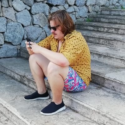 doblelsplash's profile picture. intentant que se'm pagui per escriure, de moment se'm paga per cuinar