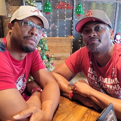 Just 2 brothers with a podcast trying to have some fun

https://t.co/TCf8CwMhDw

https://t.co/0c2qgCj2OO