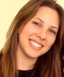 Militante da União da Juventude Socialista (UJS),Presidenta da União Municipal dos Estudantes Secundaristas de Guarujá(UMESG),Vice.Pres CMJG,FELIZ e APAIXONADA