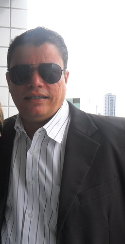 Não existe causa alguma,extrínseca ou intrínseca a Deus,que o incite a agir,além da perfeição da sua própria natureza.(Clovis Moura)