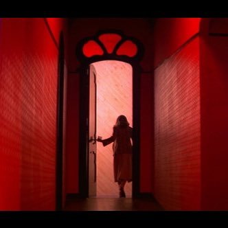 suzy_bannion's profile picture. ハンドメイドに目覚めたばかりの初心者アカウントです。バイアステープは鬼！まつり縫いは地獄！