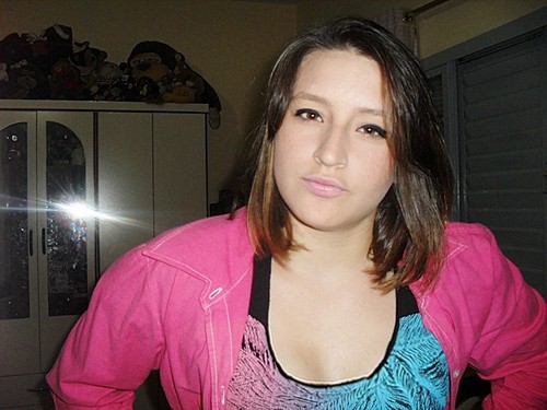 mayra b. 13, 10 de novembro de 1997, escorpiana, egoista, individualista, meiga, amiga, bonita ú_ú. aloka