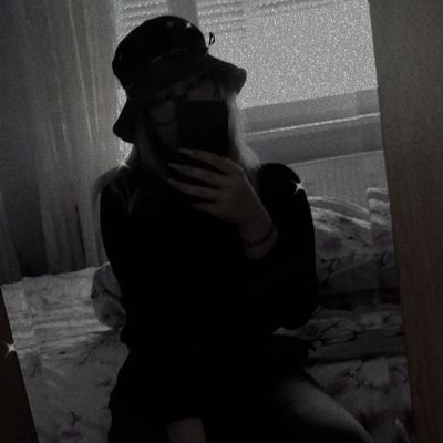 peachy121998's profile picture. I'm an artist, I love cats and idk what I'm doing here.