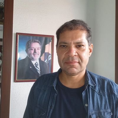 Esquerdista, membro do Diretório PT MG , militante por direitos.... Somos filhos da fé 🌿
allexcompanheiro@gmail.com