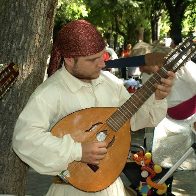 Pulsoypuadigita's profile picture. Pulso y púa digital es un canal de Youtube destinado a músicos o aprendices de instrumentos de cuerda como el laúd, la bandurria o la guitarra.