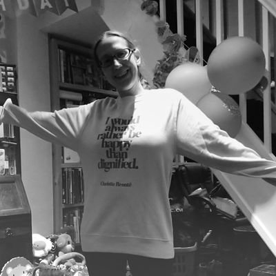 Scg82's profile picture. Sometimes poet, occasional book artist, and a full time loop who's enjoying being a mummy.