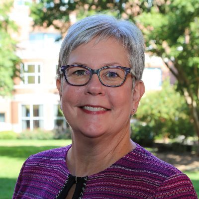 Professor of Business Communication at UNC-Chapel Hill. I help people write accessible messages, give engaging presentations & deliver concrete feedback