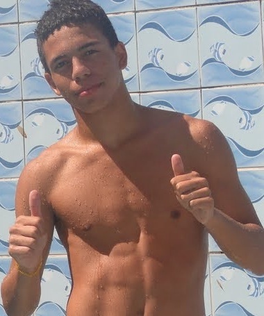 Na arte do futebol, Eu desenho com as pernas!!
Ousadia...sucesagem...Alegria...Boleragem.
Meus defeitos q fazem eu ser unico s2