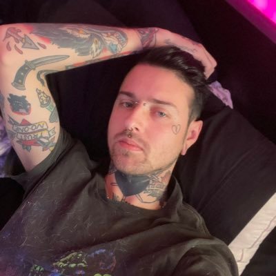 Adam | They/Them | Prop maker | independent model | Twitch Affiliate | Business inquiries: tattoodad@homiekissin.com