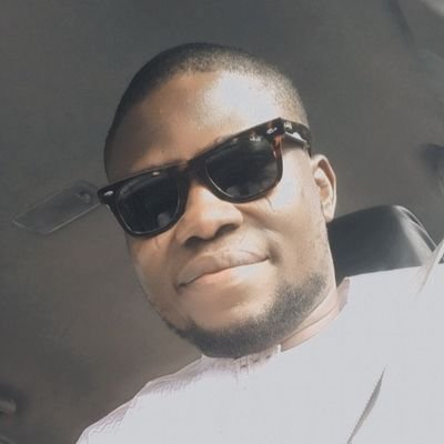 shayosomebody's profile picture. Keep looking up, that's the secret of life.  HALA MADRID ⚪🏆🥇