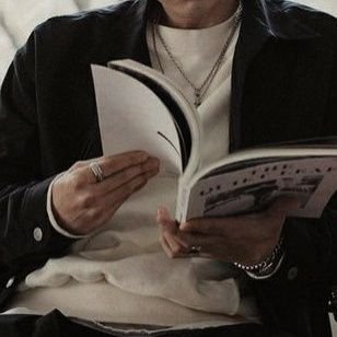 taesfItrs's profile picture. you never saw me here (💵)