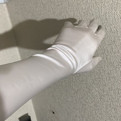 ゼンタイ好きの垢です。ぴっちりフェチでもある。グローブも好き。スリスリ…スリスリ… bot避け「天安門事件」