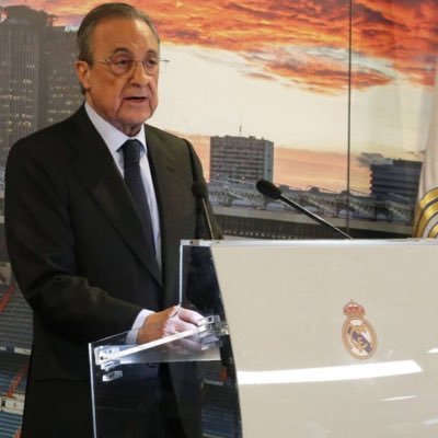 Empresario, ingeniero y expolítico español. Presidente del grupo ACS y del Real Madrid Club de Fútbol.