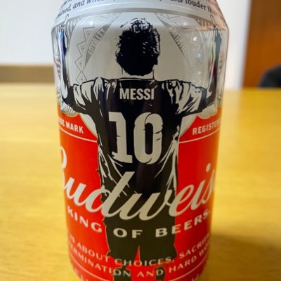 VANPASTEN09's profile picture. 最近はNIKKEやってます。元ウイクラプレーヤー。サッカー垢でもあります。ファンバステン好きの一応バルセロニスタ。自分のことをクレと呼ばない勢。ここ数シーズンはシティもフォローしてます。身体の一部を常にイニエスタのコスプレして生きてます。