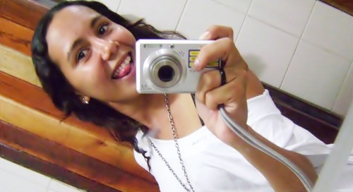 Eu não tenho velhos tempos, sou muito nova
Pra mim tudo começou e terminou ontem.