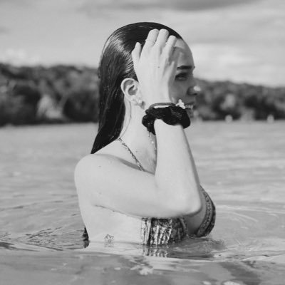 morenaluuuna's profile picture. con amor, siempre