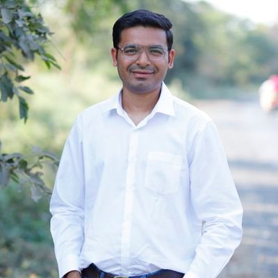 B__Mahajan's profile picture. “वेड लागल्याशिवाय इतिहास घड़त नाही!!”