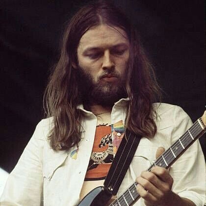 daudgilmour's profile picture. everything is green and submarine