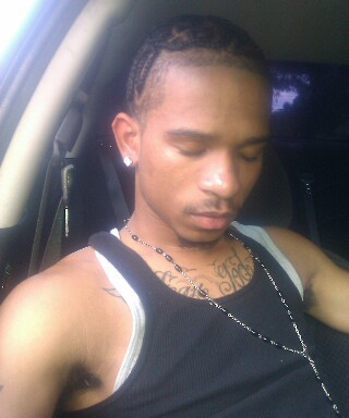 im a all around nice guy, i dnt take bull frm nobody. Ima always keep it 100 no matta the person, r wat eva is going on.