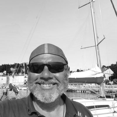 Systemische Kompetenz on- & offshore. LEADERSHiP Training, Coaching SAiLING
RYA certified:
- Yachtmaster / Offshore
- Cruising instructor
- SRC Asessor