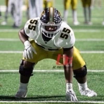 Carrollton highschool🎓• c/o 23 • 6’2, 258 • OL🏈 • Student athlete • email: rodsims23@icloud.com •sr season: https://t.co/5z9rybWEI0