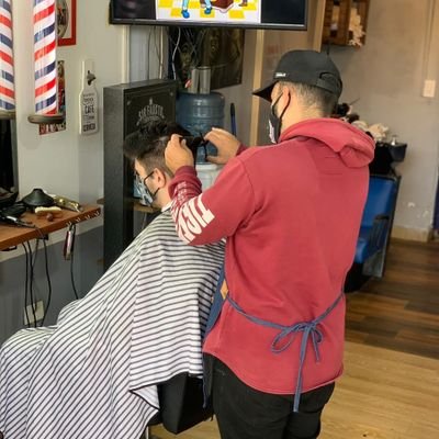 El privilegio de hacer lo que me apasiona mientras estoy trabajando 🔪💈🎩 - CLUB ATLETICO TIGRE ❤