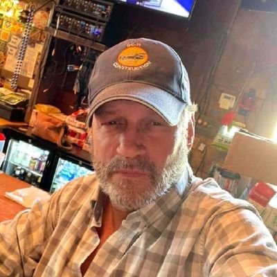 I'm a welding engeneer, I work in a construction company. you can contact me for a contract I'm available to go..this is my email address.austinpalmer872@gmail