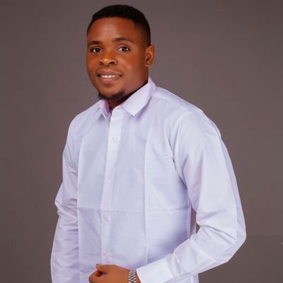 Full Stack Developer, Nodejs, Java, PHP, Ruby, Rust, Scalar, .NetCore and Python. React, javascript, REST API