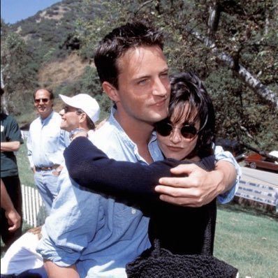 sraelemao's profile picture. when it's not worth dying for? // side: @NH2COOHs :)