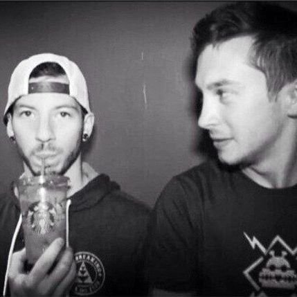 daily dose of old twenty one pilots pics ♡