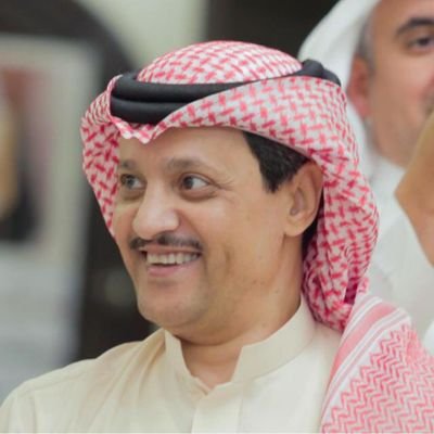 عندما يغلق الله من دونكَ بابًا تطلبه ، فلا تجــزع و لاتعترض ، فلرُبما الخيرة في غلقهِ ، لكن ثق أنَّ بابًا آخر سيفتح لك ينسيك همّ الأول .!
