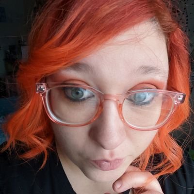 I am a weirdo. I like tech and games and shit. queen of the retweet. follow me into #nerd Narnia. I have an amazing Husband, and three beautiful children.