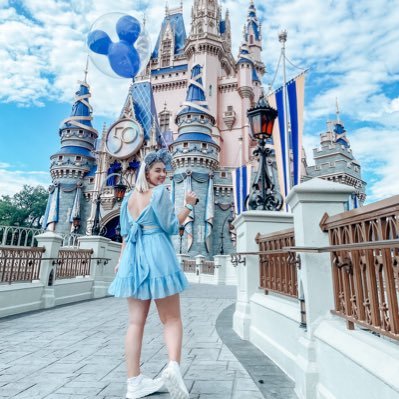 📍 A Windy City girl living in a Disney World 🎟 WDW AP holder ✈️ Next trip: WDW 2/25 💌 childlessmillennialpretzelco@gmail.com