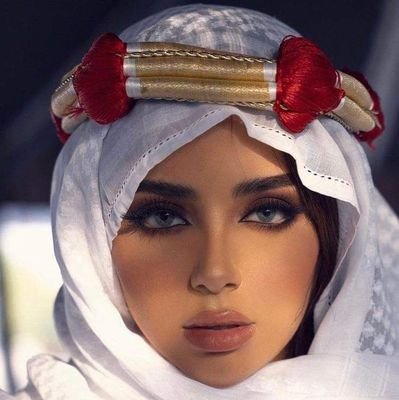 لاا تبخلـوا بإسعاد من تحبــون
كل المواقـف تتلاشـى سريعـاً من الذاكــره ..إلا سـعاده أهديتـها لـمن تحــب..🤍