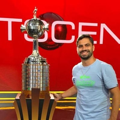 29 - Santos, SP. Editor-chefe do ESPN League e produtor nos canais esportivos da ESPN Brasil. Por aqui, esporte e comentários aleatórios (vulgo devaneios)