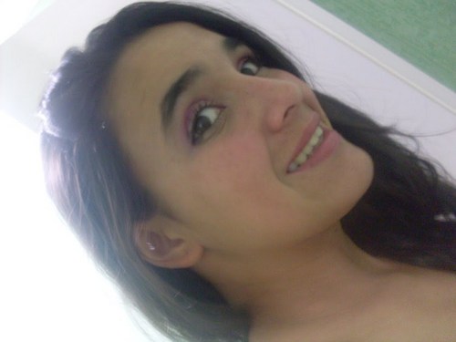 “Sinto saudades de me perder tentando entender de que tanto você sorria, de que tanto você brilhava, de que tanto você se perdia e se escondia.”
