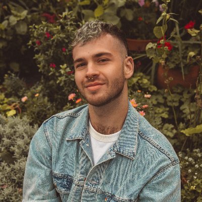 • Queer • Creator • Narrm Helping queers banish shame and fight stigma.