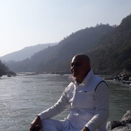आत्मा के सिवाय अन्य कुछ भी नहीं - ऐसी समझ रखना ही आत्मनिष्ठा है।