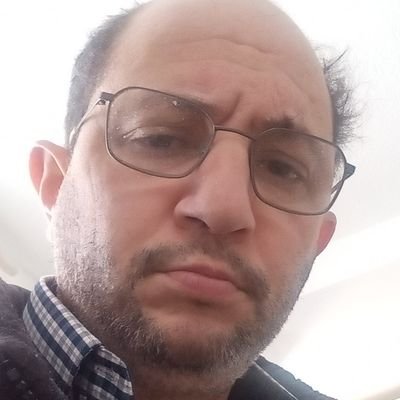 48 ans célibataire sans enfants habite St Raphaël dans le Var sur la Côte d'Azur France reporter photographe
