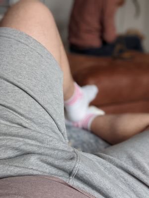 18+ only // adult content // thick german vers guy who's into cute faces, round asses and big dicks. I love breeding. DMs are open