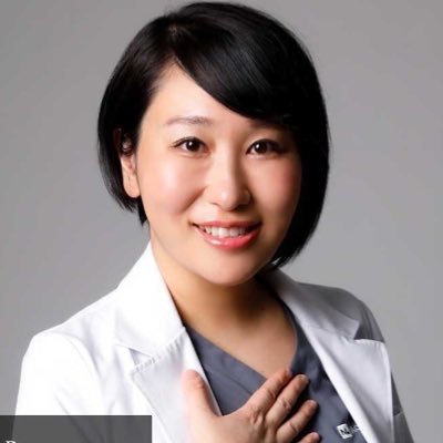 誰よりも女性の味方の医師でいられるよう❗ 🧑‍⚕️大阪の脂肪吸引女医といえばモッズクリニック 立山彩子 💪得意施術→①吸引②豊胸③注入エイジングケア 🏥産婦人科→美容皮膚→美容外科→脂肪吸引専門 お手本として私がダイエット×脂肪吸引する企画 ▶#180日後に美ボディになる女医 現在100日目-8.8kg