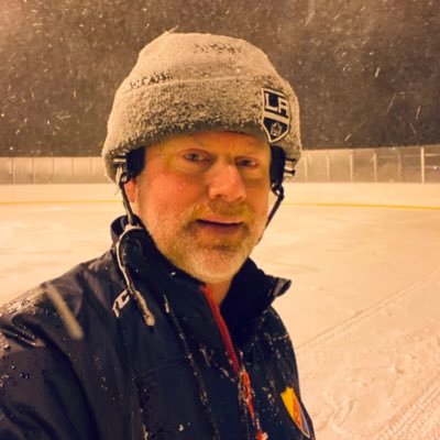 Sparar vatten åt världen med @alteredcompany Blev intresserad av ishockey och spelarutveckling pga min dotter. Hockey är svårt att lära sig när man är 42.