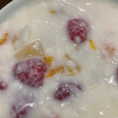 hyakuhyakun's profile picture. 猥雑に物が詰まった玩具箱、底は浅い。 時々いいこと言うかも。^ ^