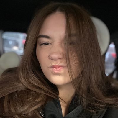 _evierussell's profile picture. what’s occurin
