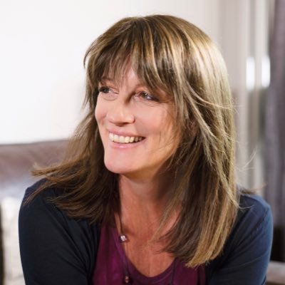 Award-winning Nutritionist, hormone & menopause expert, speaker and author of ‘It’s not you, it’s your hormones’ #perimenopause #hormones #menopause she/her